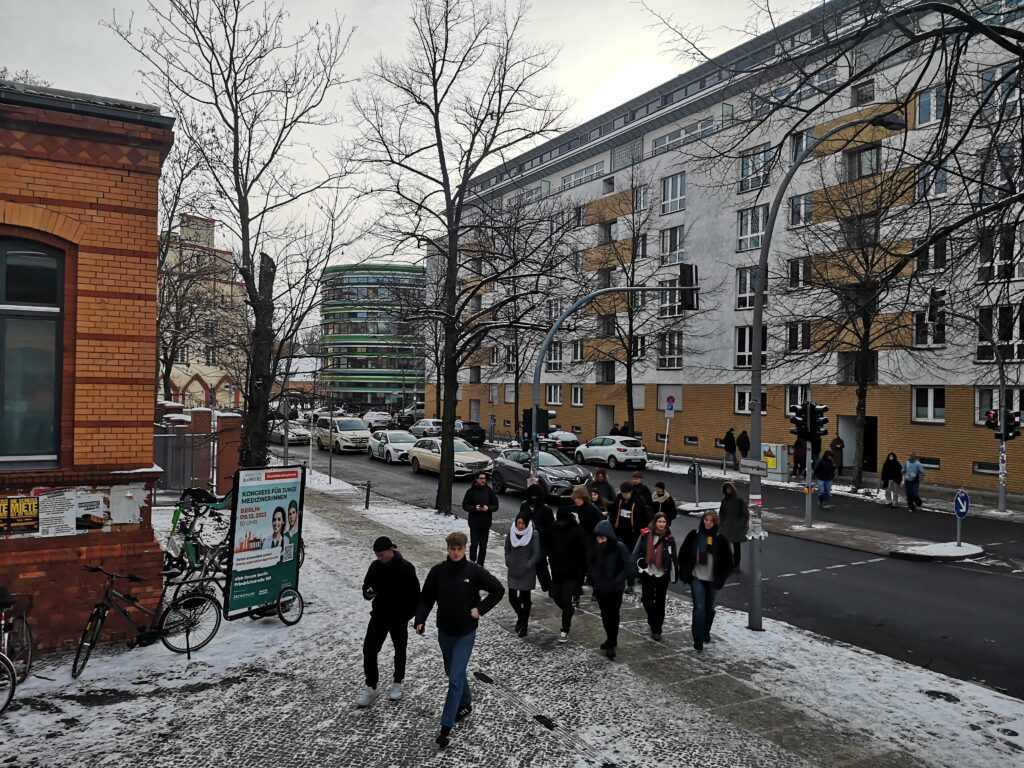 Die riesige Fahrradwerbung mit CLP Anhänger ist mobil