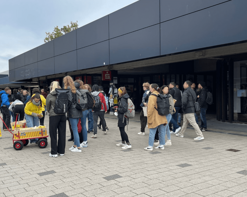 Großer Andrang auf die Produkte von Molkerei Rücker aus der Produktlinie Vega Lecker