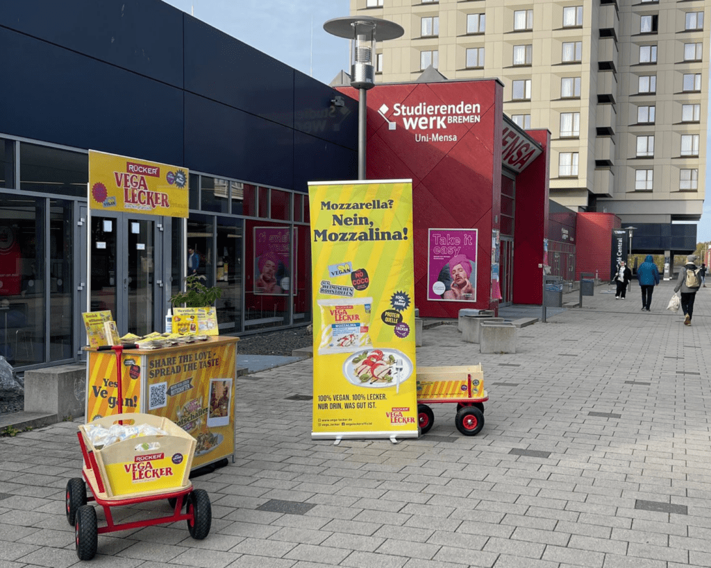 Die Ruhe vor dem Sturm bei der Promotionaktion von Molkerei Rücker für ihre Marke Vega Lecker