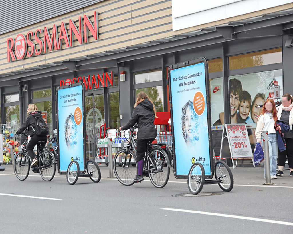 Fahrradwerbung in Hannover mit mehreren Ad-Wheels in Kolonne
