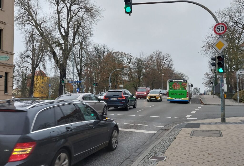 Out-of-Home-Werbung in Form von Verkehrsmittelwerbung für den Kunden Uber Eats 