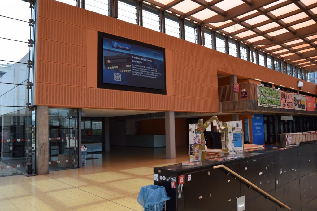 DOOH als riesige Videowall mit 4,20 m Bildschirmdiagonale