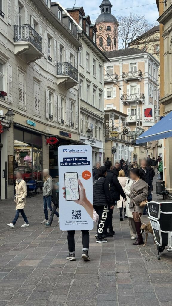 Mit der Walking Act Promotion direkt in der Innenstadt werben