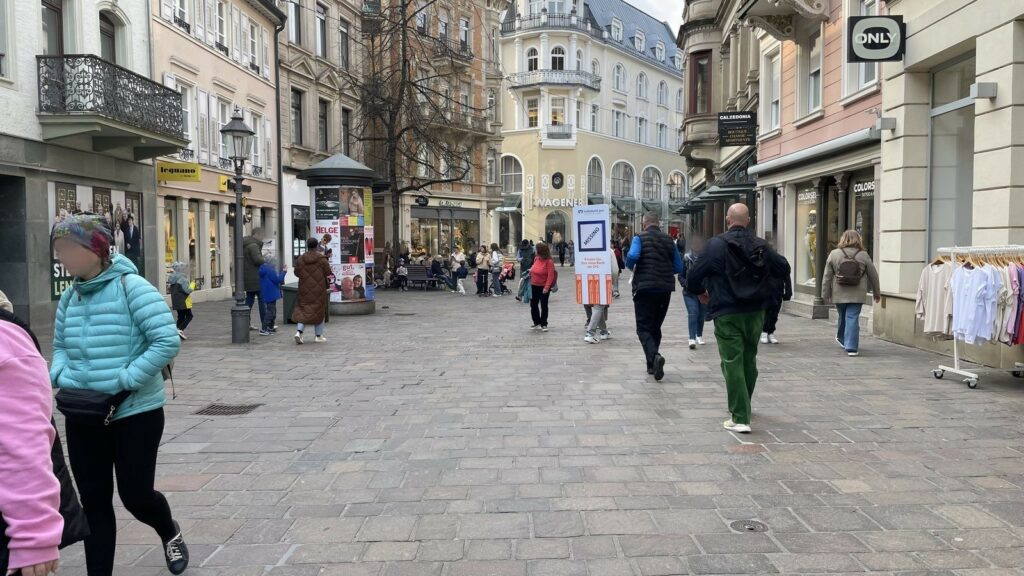 Walking Act Promotion in der Fußgängerzone